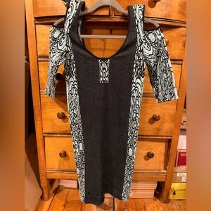 NWOT NUX Bodycon Midi Dress with Shoulder Cut-outs in Black/Gray & Blue Sz Large